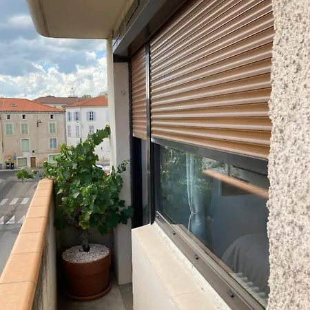 L'Appartement Du Bonheur - Au Coeur Des Volcans D'Auvergne Sur La Route Du Sud Issoire Esterno foto