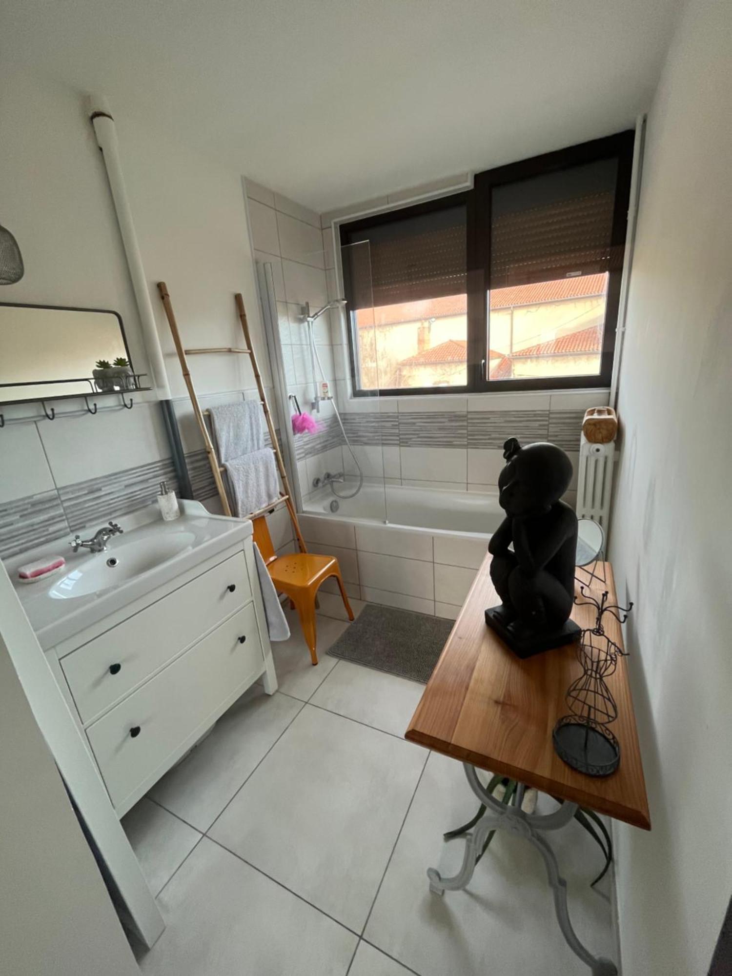 Apartment Du Bonheur - Au Coeur Des Volcans D'auvergne Sur La Route Du Sud *